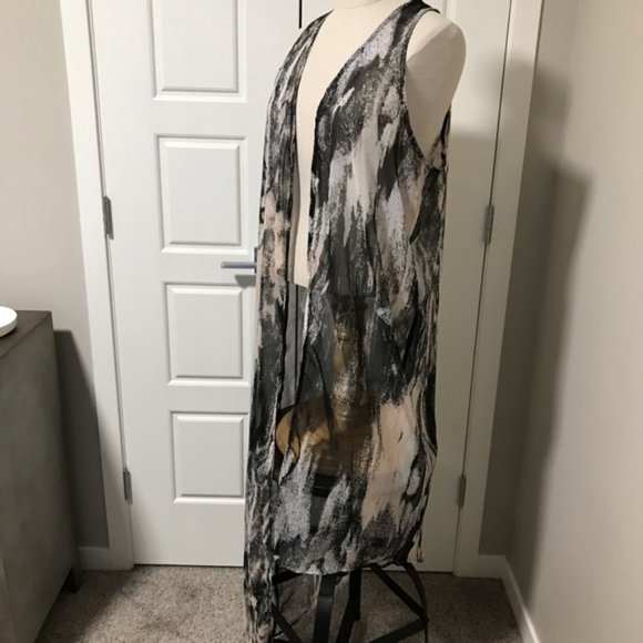 Staples Long Open front style sheer coverup One size - Picture 3 of 7